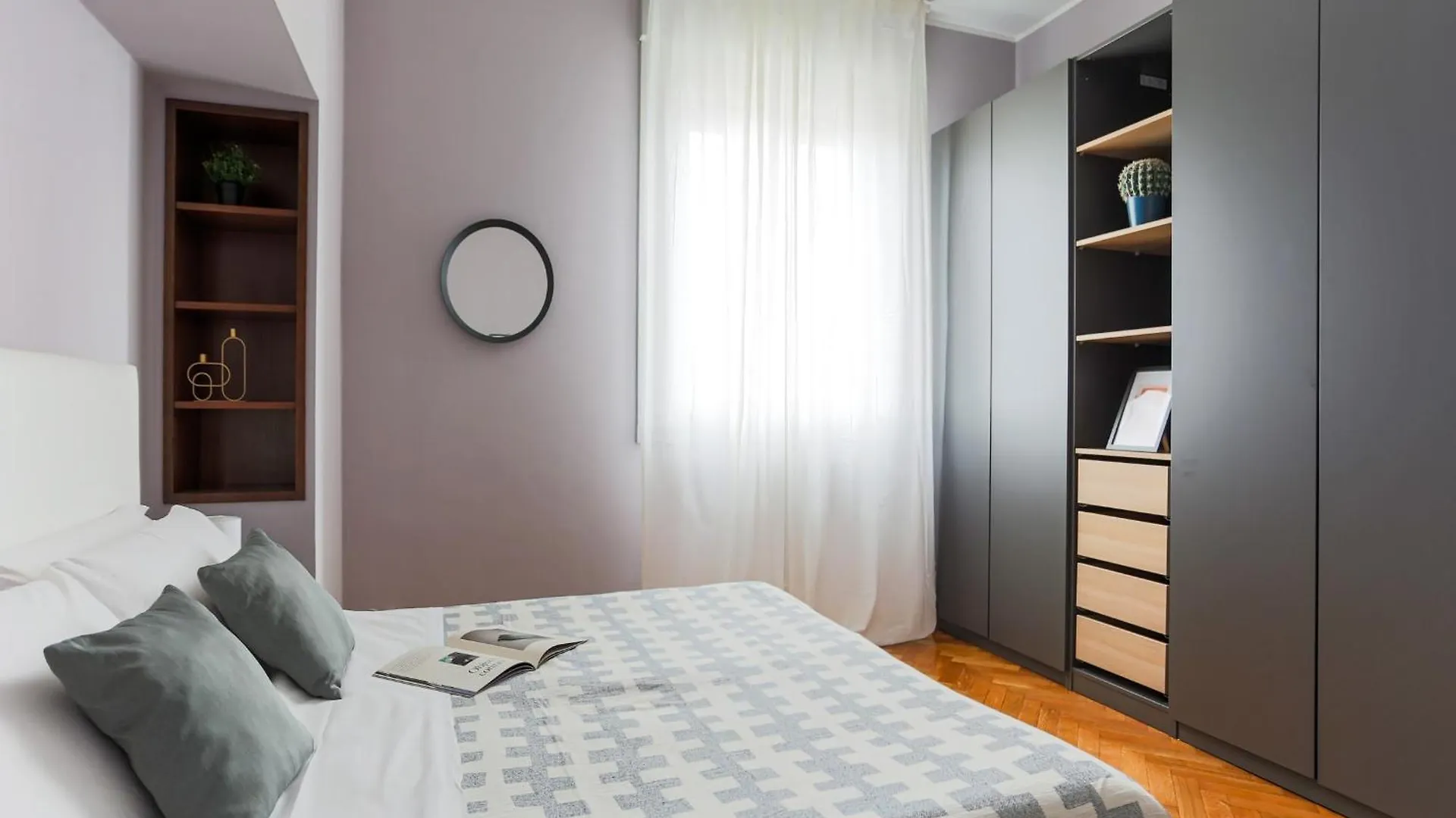 The Best Rent - Spacious One-Bedroom Apartment In Moscova District Milano