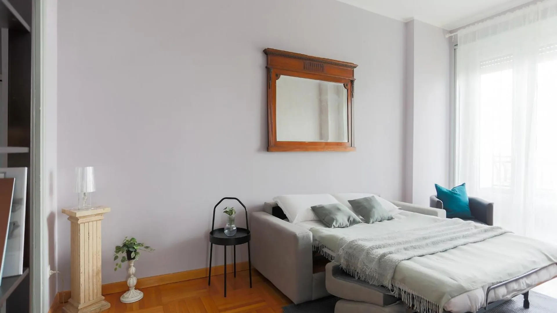 The Best Rent - Spacious One-Bedroom Apartment In Moscova District Milano Italia