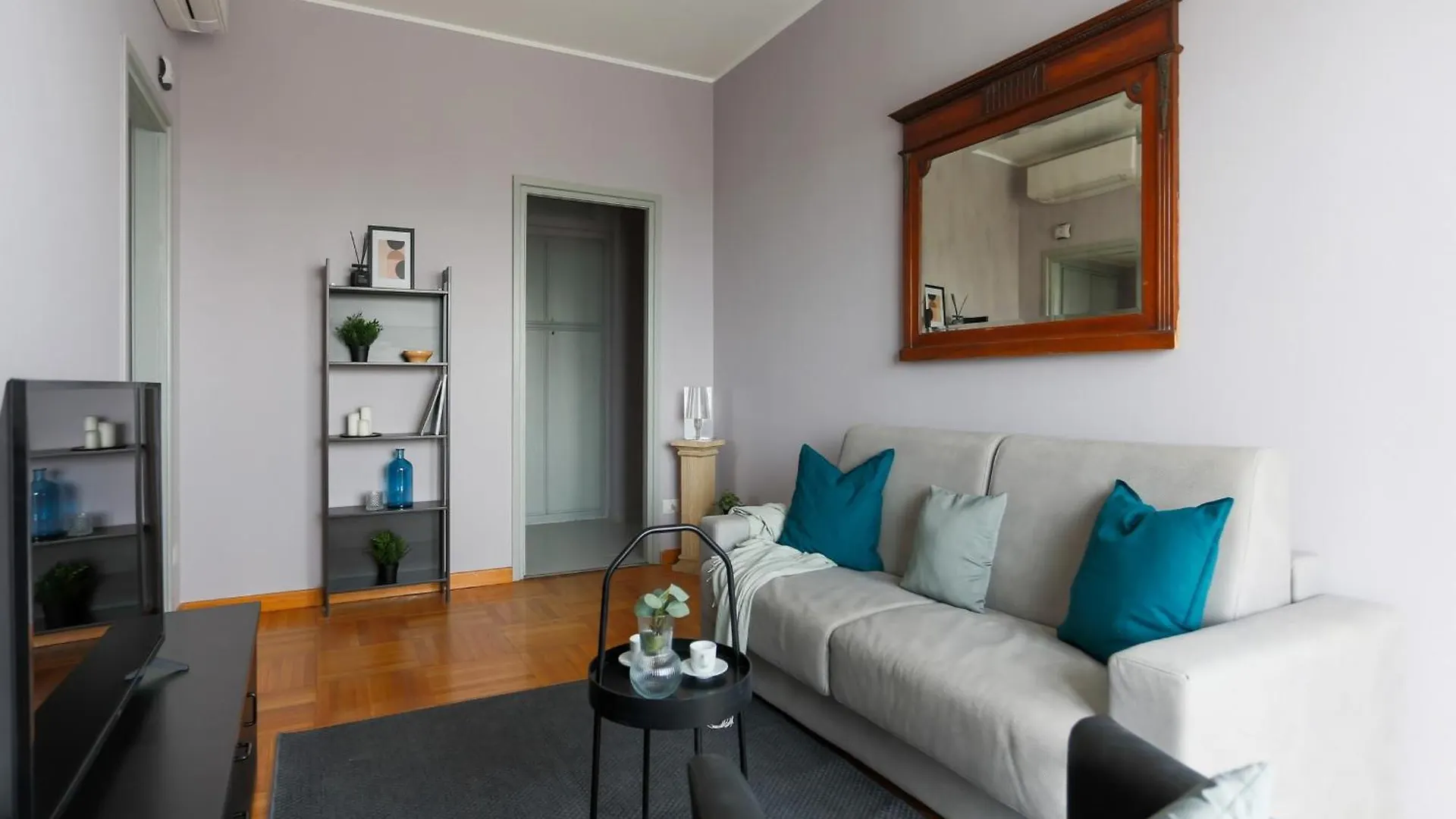 The Best Rent - Spacious One-Bedroom Apartment In Moscova District ミラノ 0*,